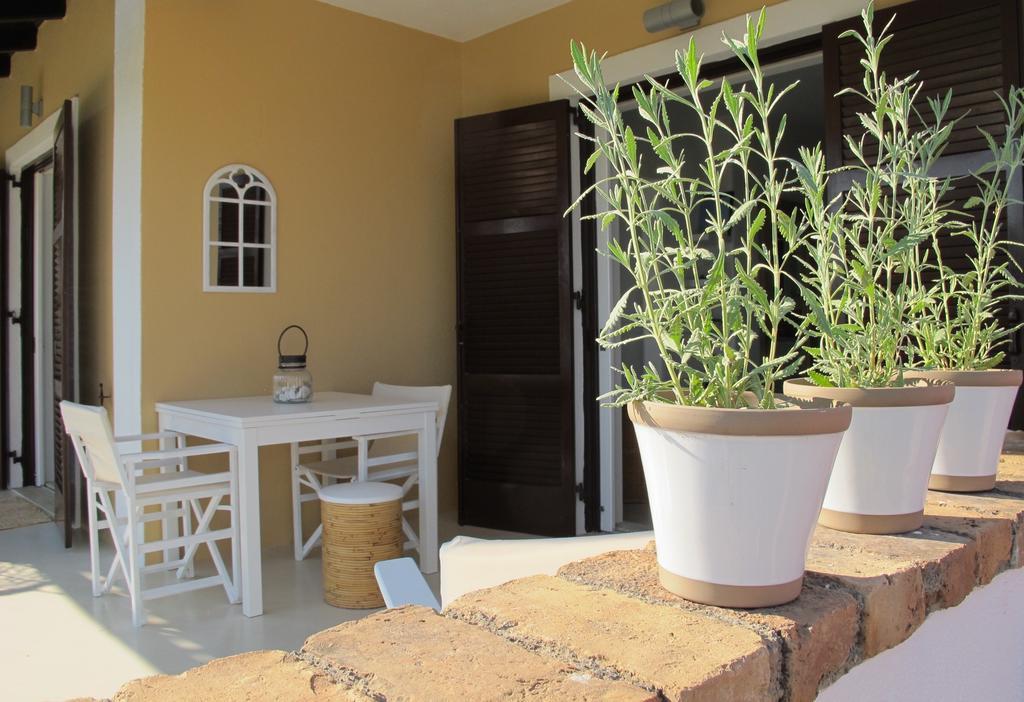 Seafront Calista Beach House With Garden Glyfada  Exterior foto